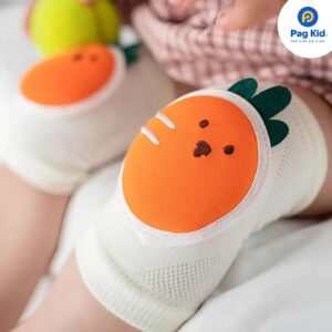 Bọc bảo vệ đầu gối cho bé tập bò